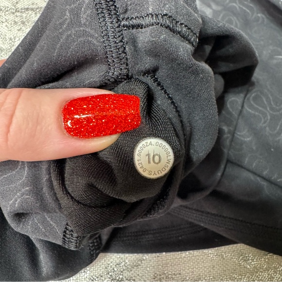 Lululemon Align High Rise Pant Leggings Yoga Emboss Black Size 10 - Picture 9 of 9